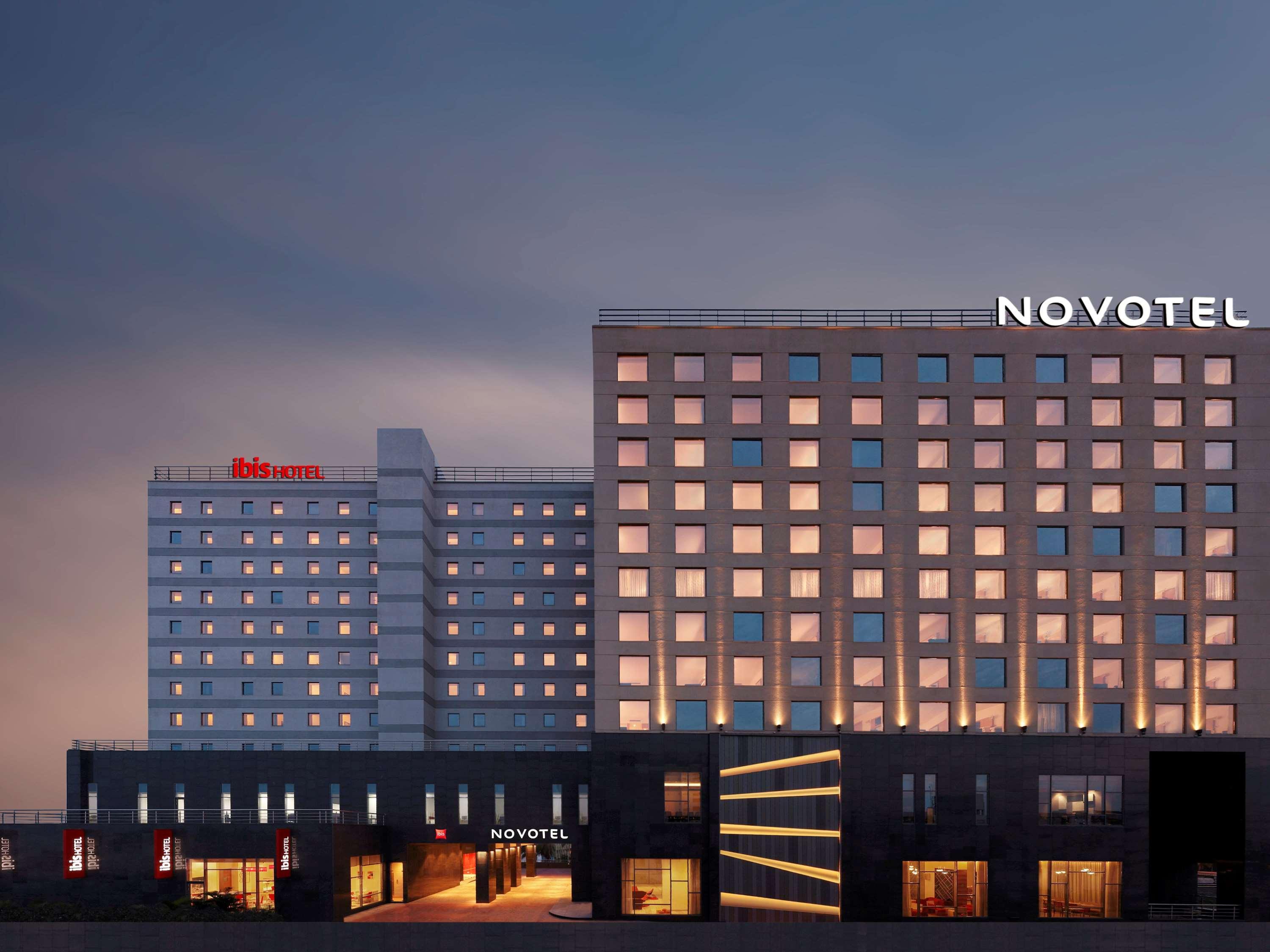 Novotel Chennai Sipcot Exteriör bild The hotel in 2014