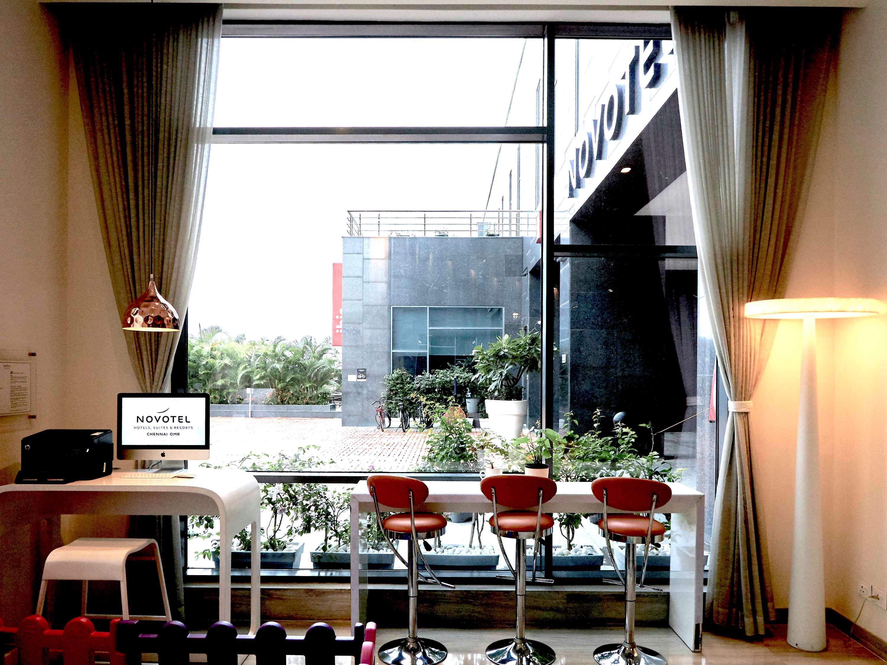 Novotel Chennai Sipcot Exteriör bild Business Center