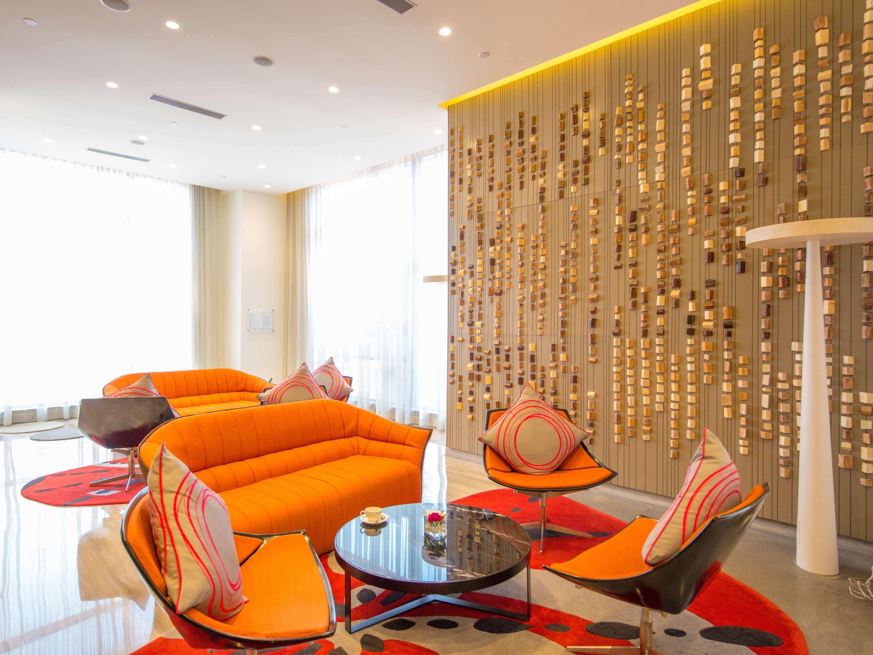Novotel Chennai Sipcot Exteriör bild The interior of the hotel
