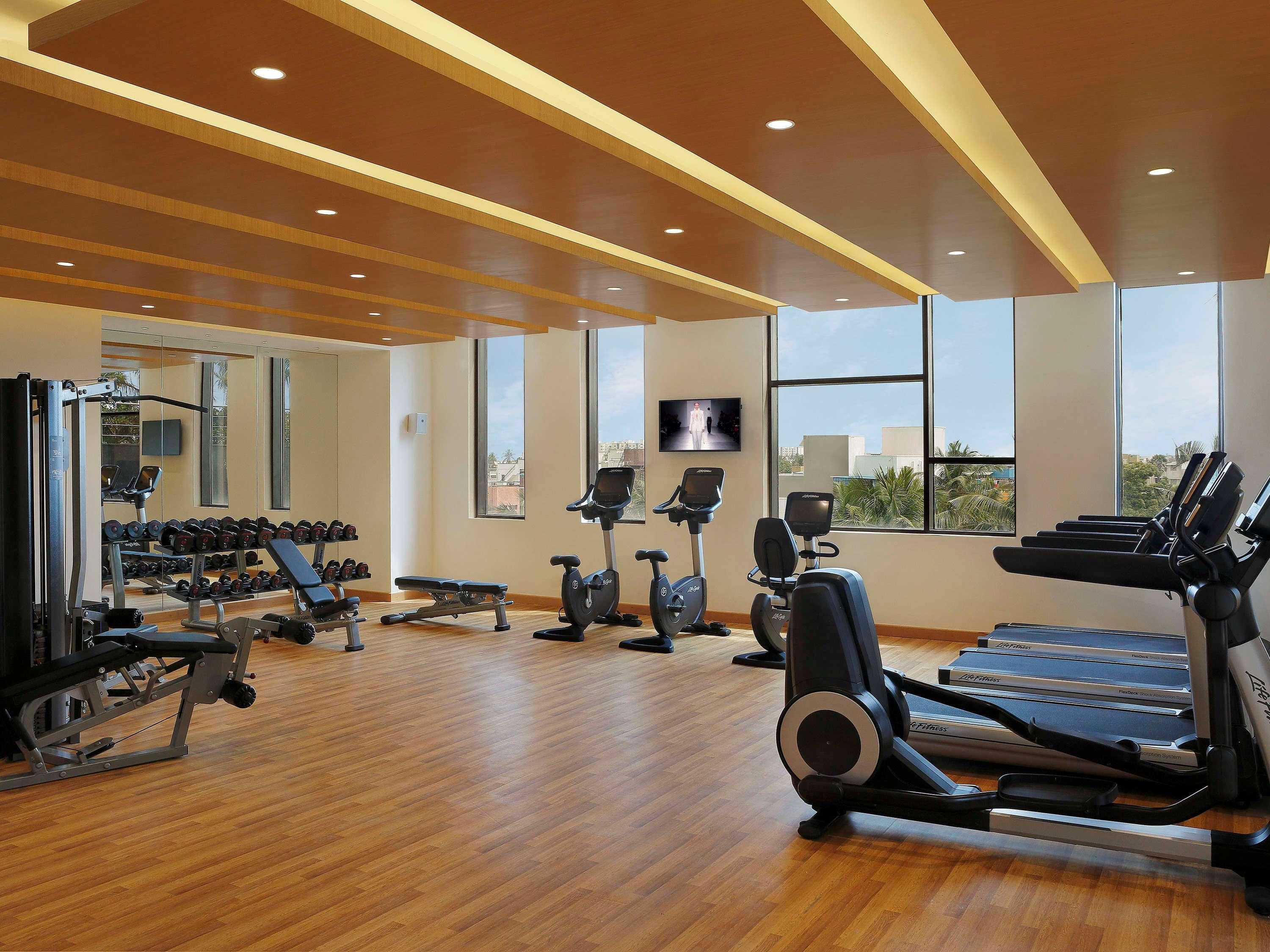 Novotel Chennai Sipcot Exteriör bild The gym at the hotel