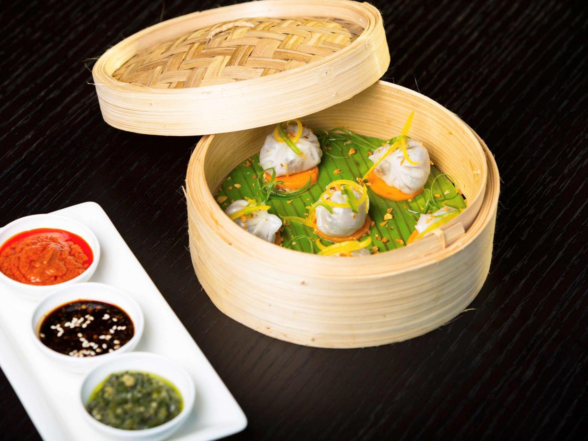 Novotel Chennai Sipcot Exteriör bild Dim sum
